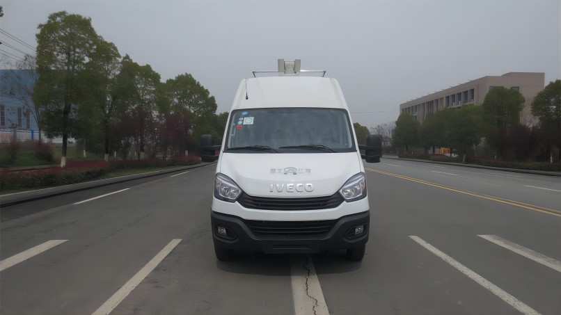 1700470209113741.jpg JDF5050XZHNJ6指揮車-依維柯02(1).jpg